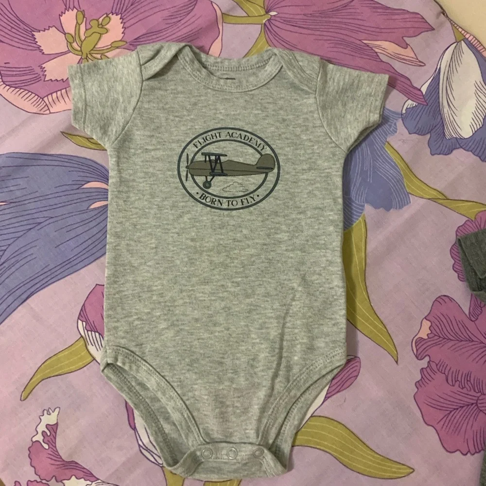 Like New Lot 5 Pz Baby  Clothes Onesies